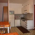 Cozy Flat Near The 아파트 *